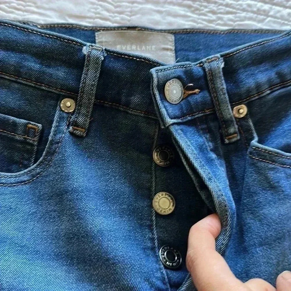 Everlane - Picture 2 of 5